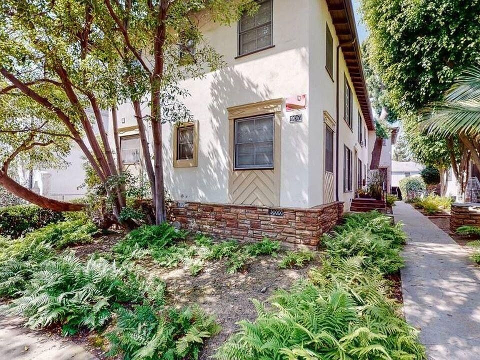 469 Midvale Avenue, Westwood, CA 90024