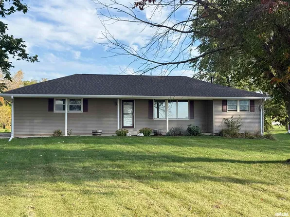 17750 Lake Knolls Rd, Pekin, IL 61554