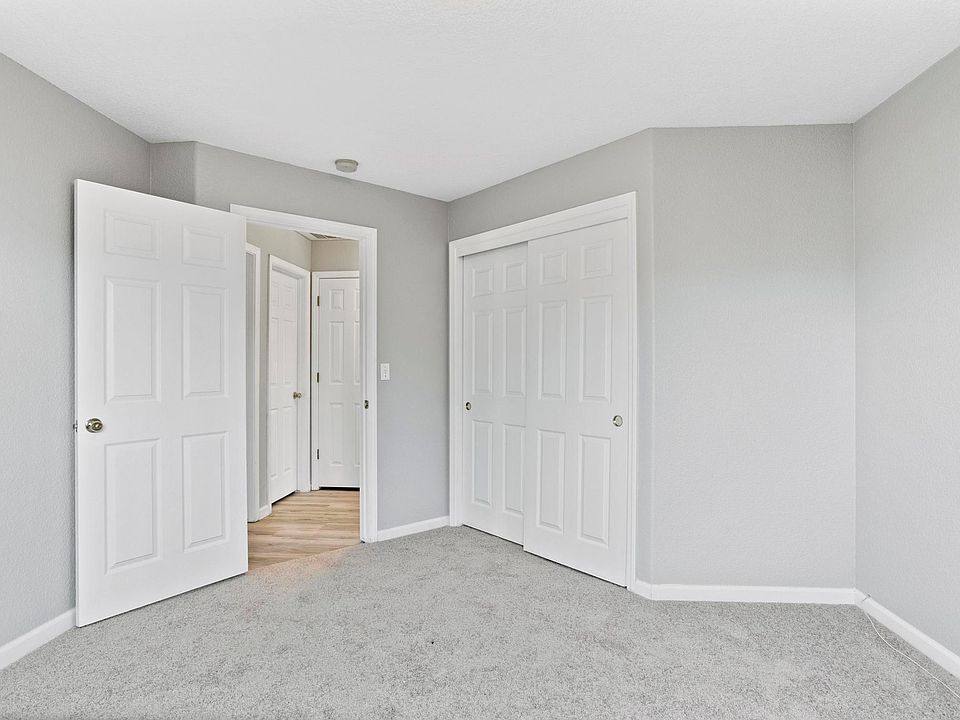1st image of 304 Manzanita Dr