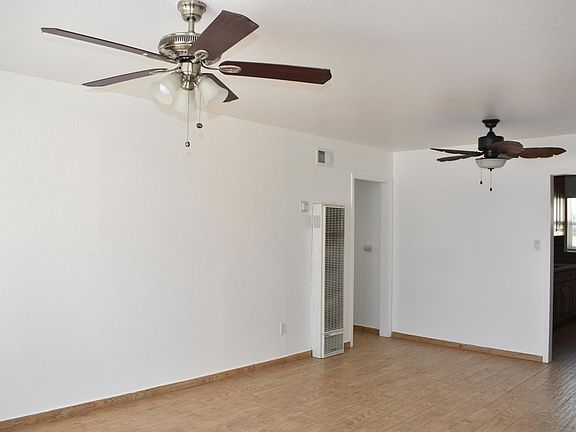 Living room/dining area combo