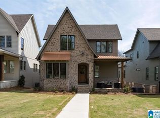 1121 Winward Ln, Vestavia Hills, AL 35216
