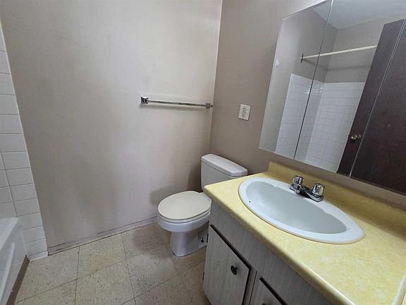 4th image of 5317 N 5th Ave #301