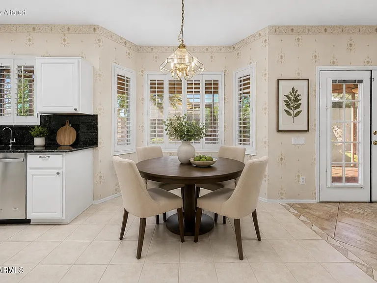 1722 E Samuel Dr — Photo 18