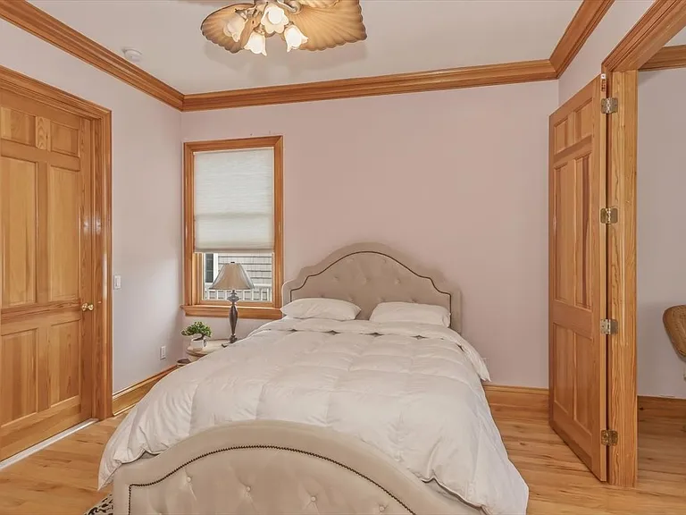 672 Dune Rd — Photo 16