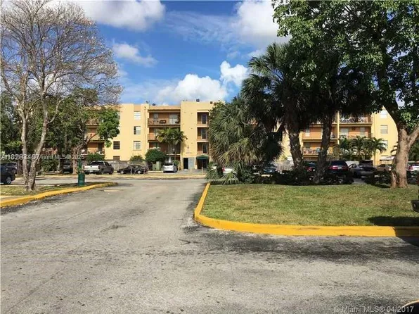 5755 W 20th Ave APT 206, Hialeah, FL 33012