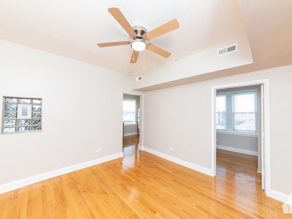 3rd image of 1048 N Spaulding Ave Unit 3