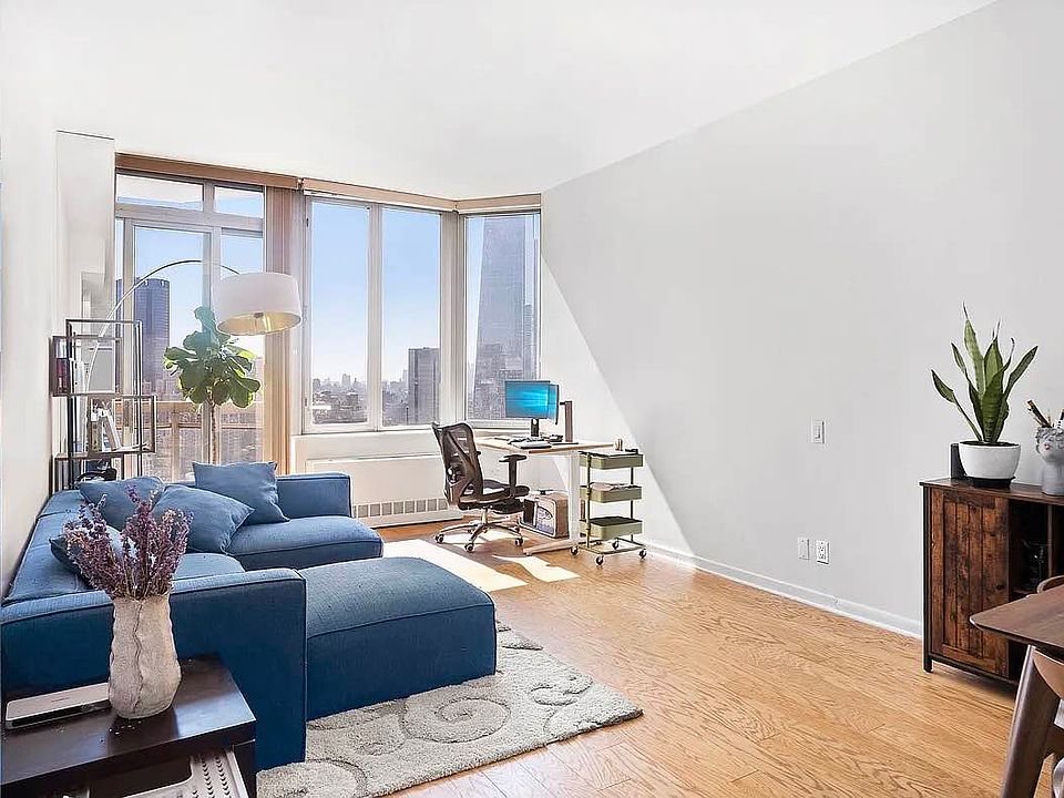 1st image of 500 W 43rd St APT 40B