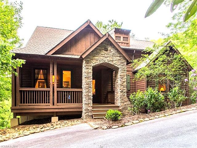 1st image of 121 Woodbridge Dr #27