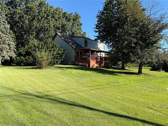 5th image of 208 Markham Ct