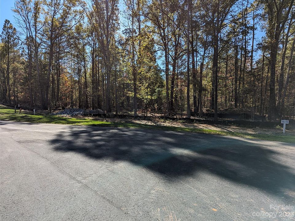 1st image of 235 Heathland Dr #14