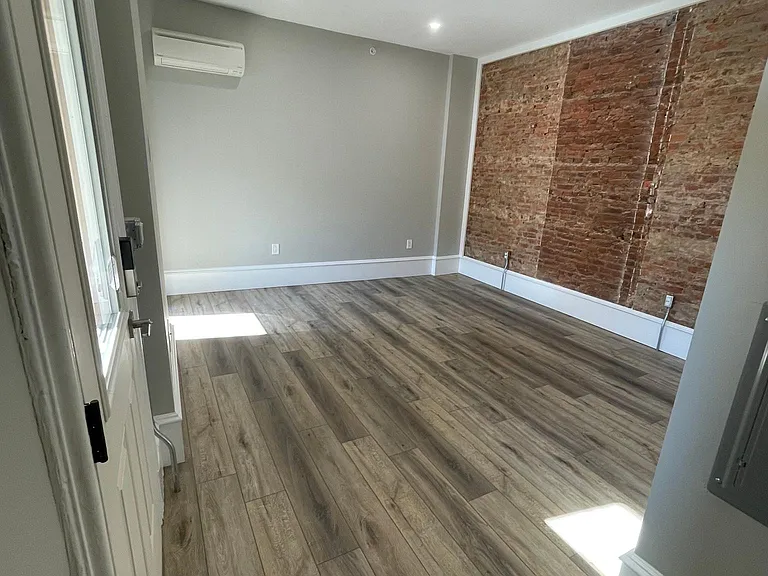 257 Church St #2 — Photo 15