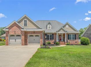20 Hursey Ct, Gibsonville, NC 27249
