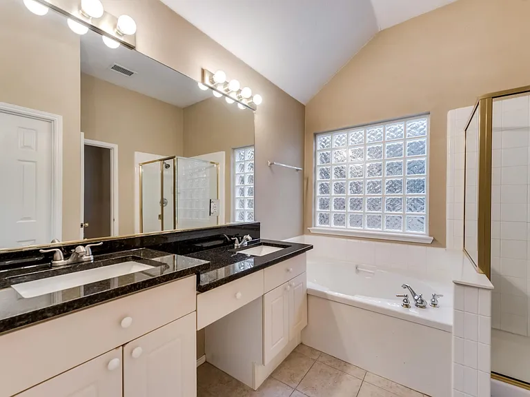 4309 Lone Rock Ct — Photo 9