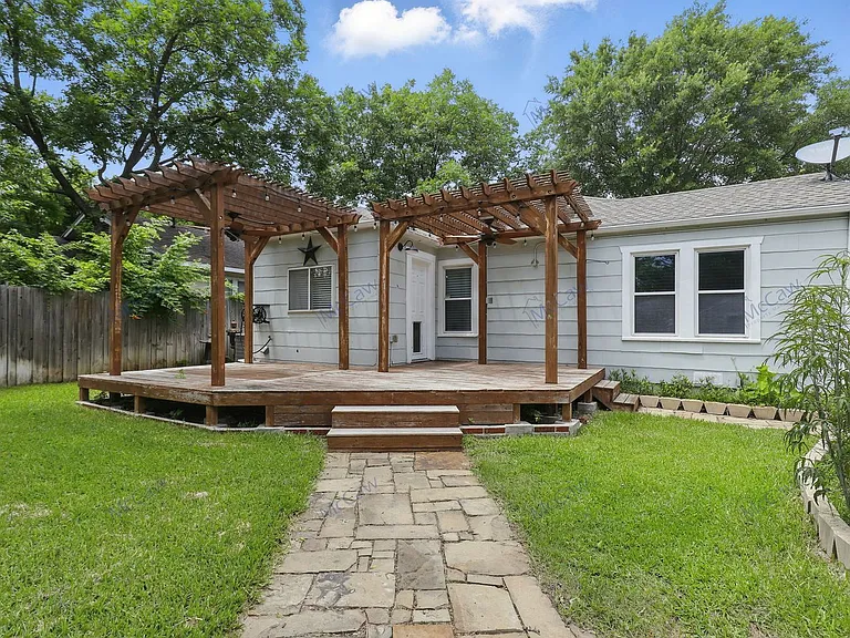 2516 Primrose Ave — Photo 17