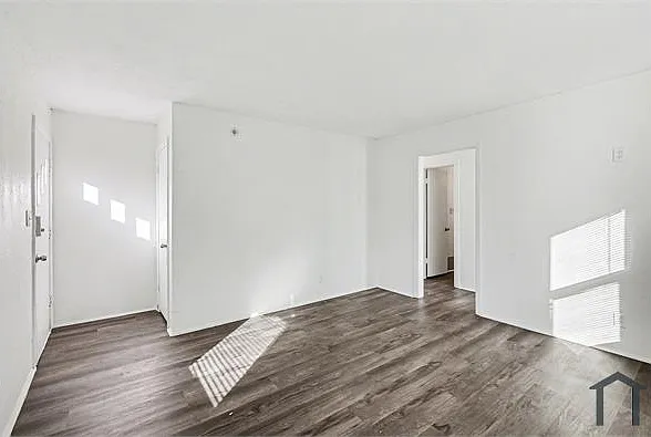 2 bed, 812 sqft, $1,200 — Photo 4