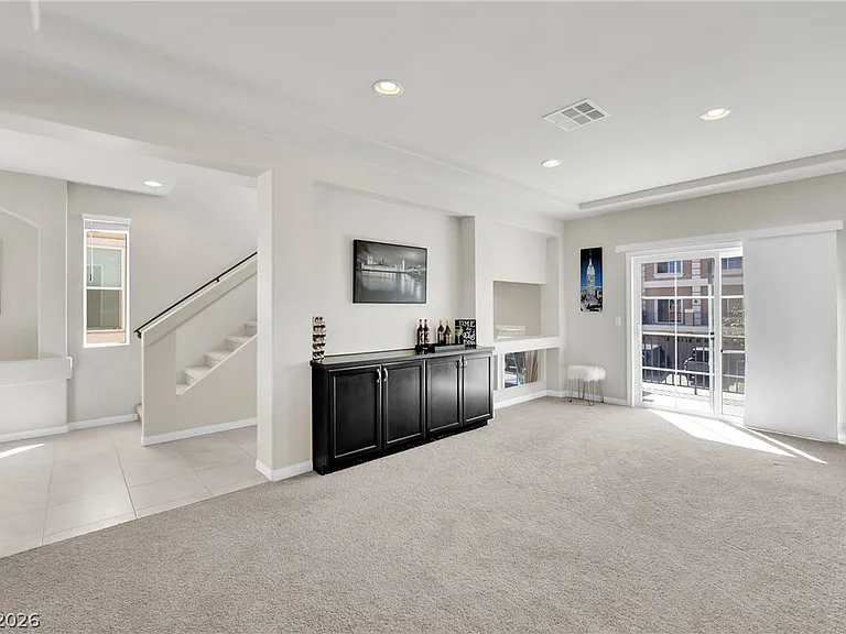 9770 Hawk Crest St — Photo 11