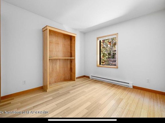5th image of 442 S Willow St #A