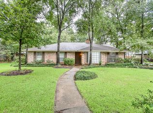 910 Pear Tree Ln, Houston, TX 77073
