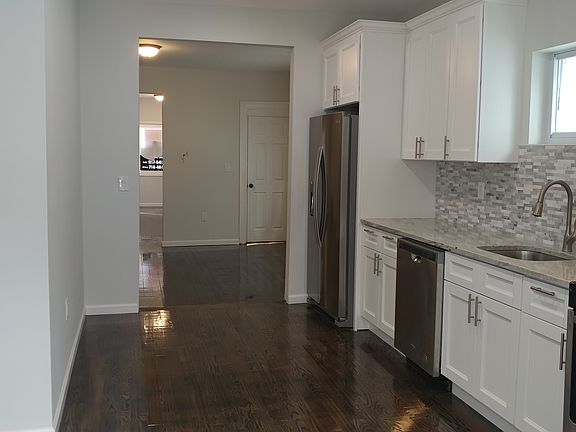 3rd image of 7017 71st St