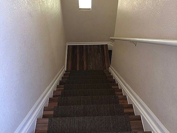 Stairs to 2nd Level