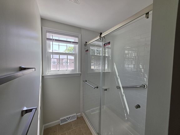 3rd image of 38 Cobb Dr