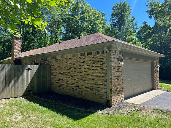 4th image of 950 Saddle Brook Dr
