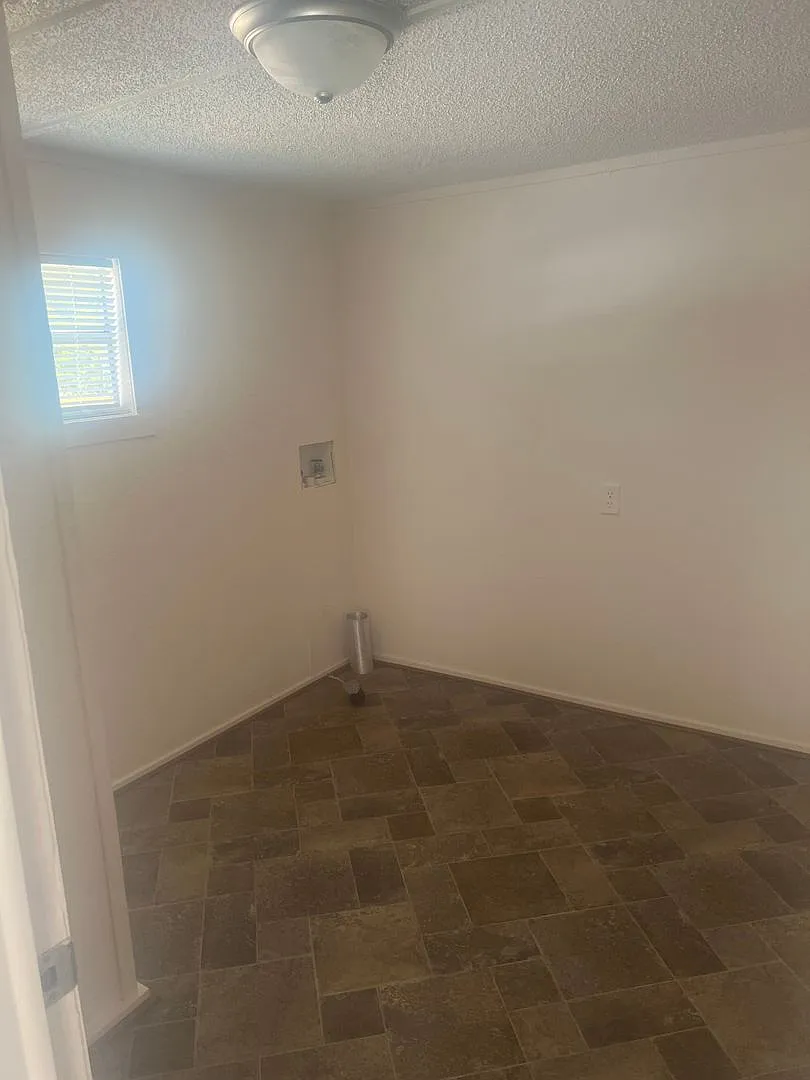 2-Bedroom/ 1-Bath-Mobile Home $1,100/ Mo. — Photo 3