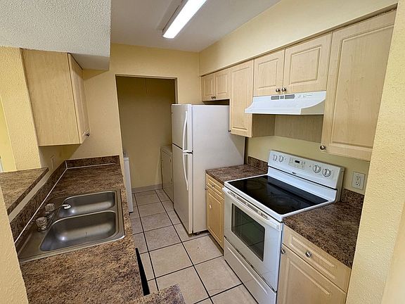 2nd image of 2905 Winkler Ave APT 719