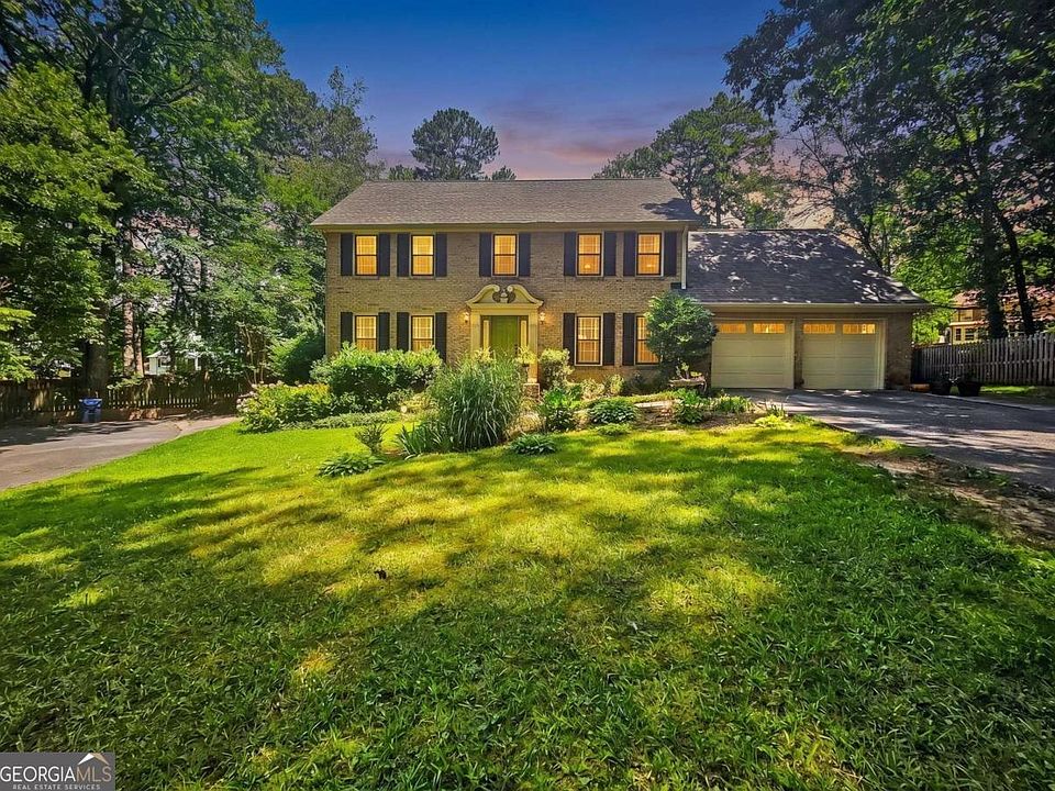 1st image of 886 Ryan Ln SW