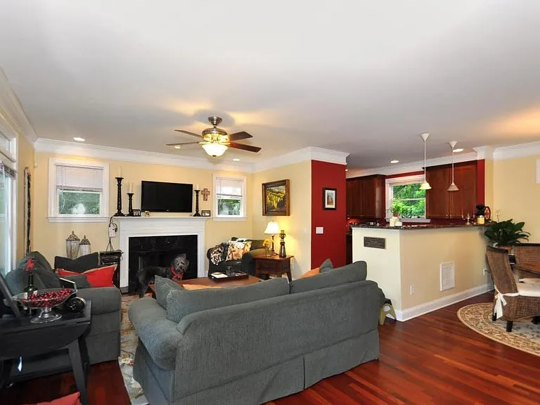 665 Somerset Ter NE — Photo 8
