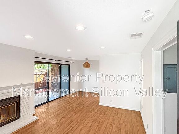 3rd image of 1902 La Terrace Cir