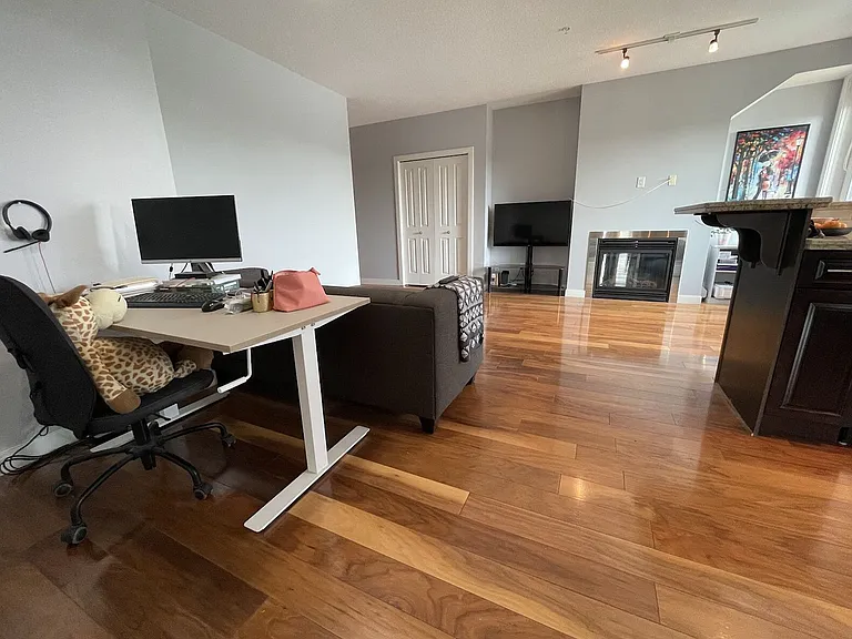 328 21st Ave SW #501 — Photo 27