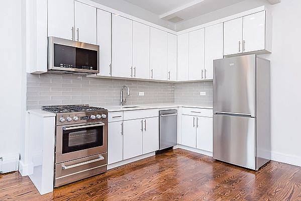 1st image of 21-12 Newtown Ave #2RR