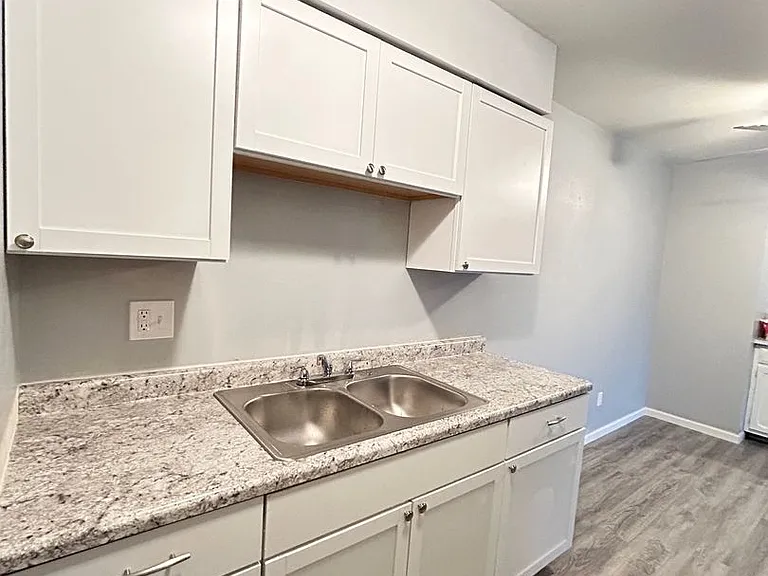 2334 W College Ave — Photo 1