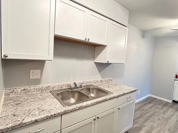 2334 College, 2334 W College Ave #6, Milwaukee, WI 53221
