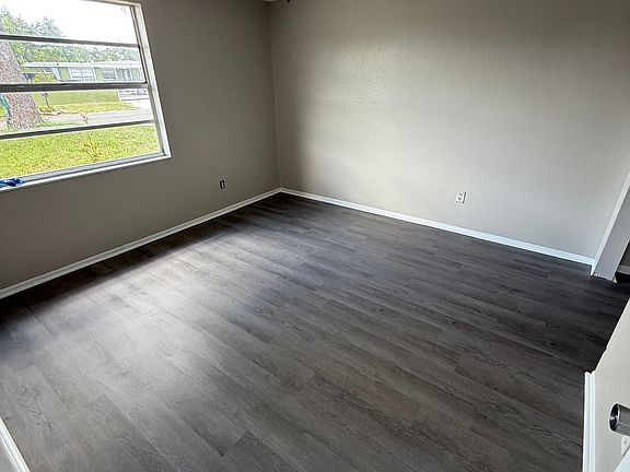 3rd image of 303 59th Avenue Dr W #B