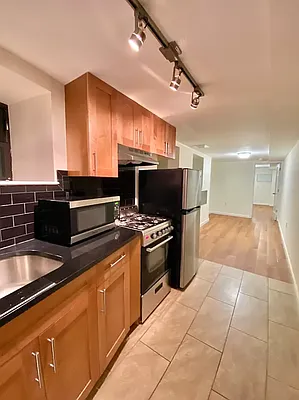 Rented by Waverly Realty Associates | media 16