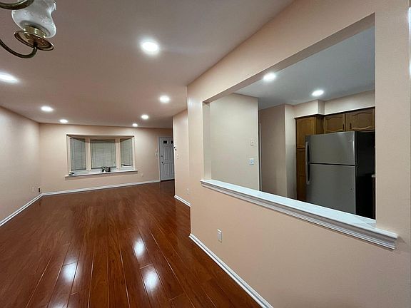 4th image of 3303 Stonehedge Rd #3303