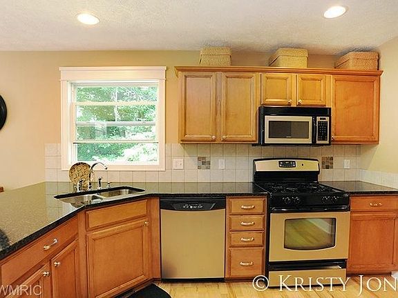 5th image of 2840 Fairway Dr