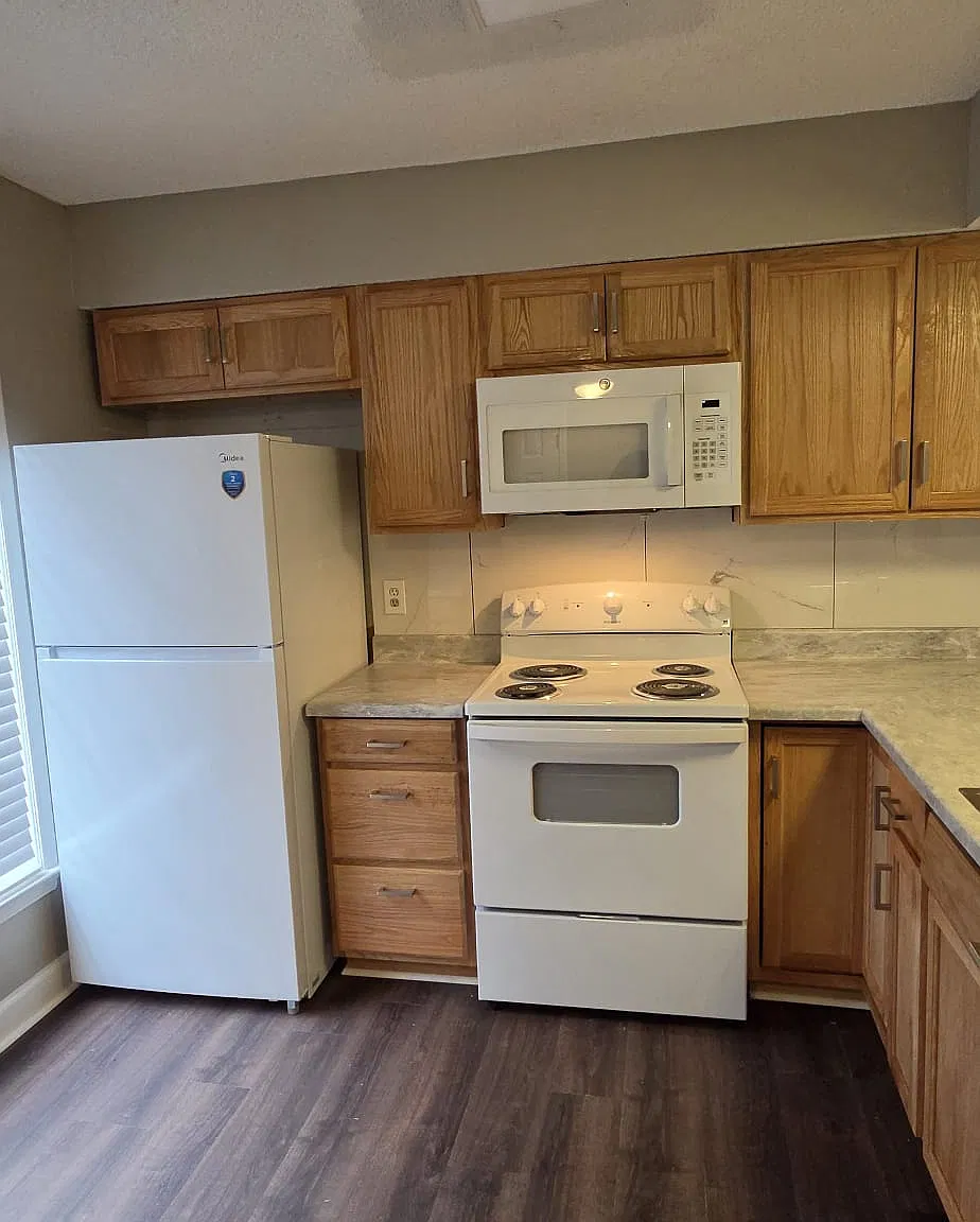 2 bed, 1.5 bath, 1190 sqft, $1,400 — Photo 3