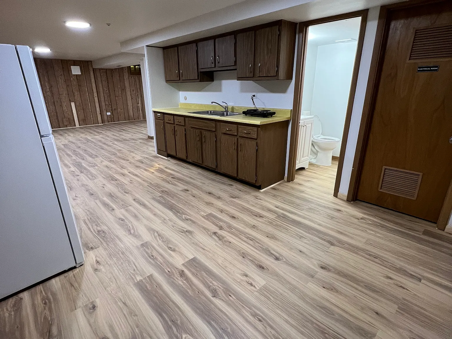 1 bed, 1000 sqft, $1,375 — Photo 2