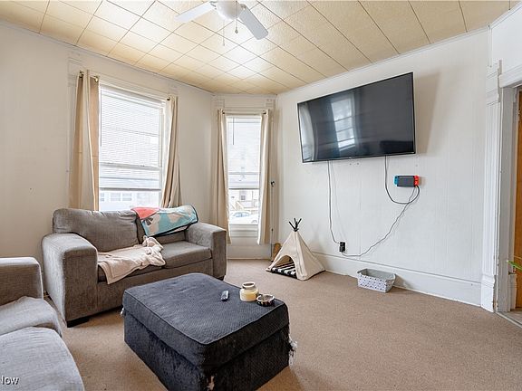 4th image of 609 Lincoln Ave NW