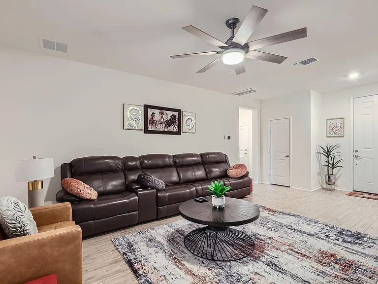 2110 Goji Ln — Photo 5