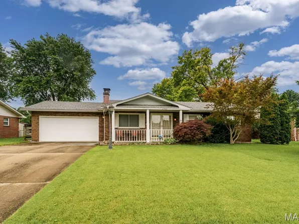2560 Stratford Ln, Granite City, IL 62040