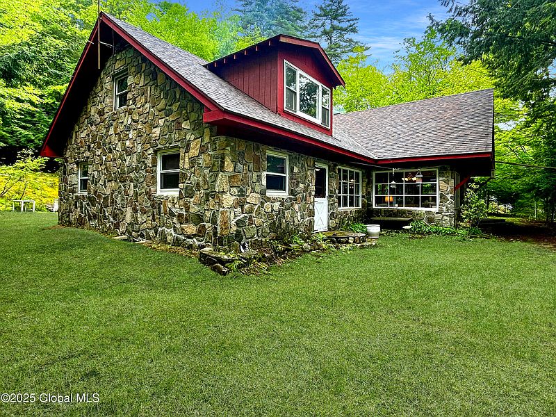 5th image of 155 Bowen Hill Road