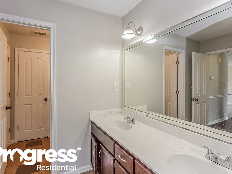 1862 Towson Ln — Photo 12