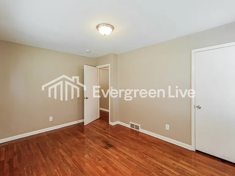 8815 Kentucky Ave — Photo 14