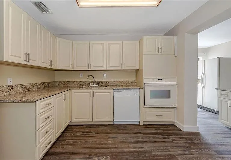 1130 NE 24th St — Photo 10