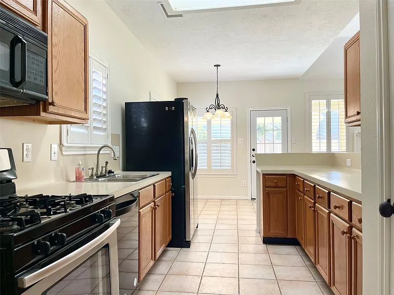 4630 Jaymar Dr — Photo 10