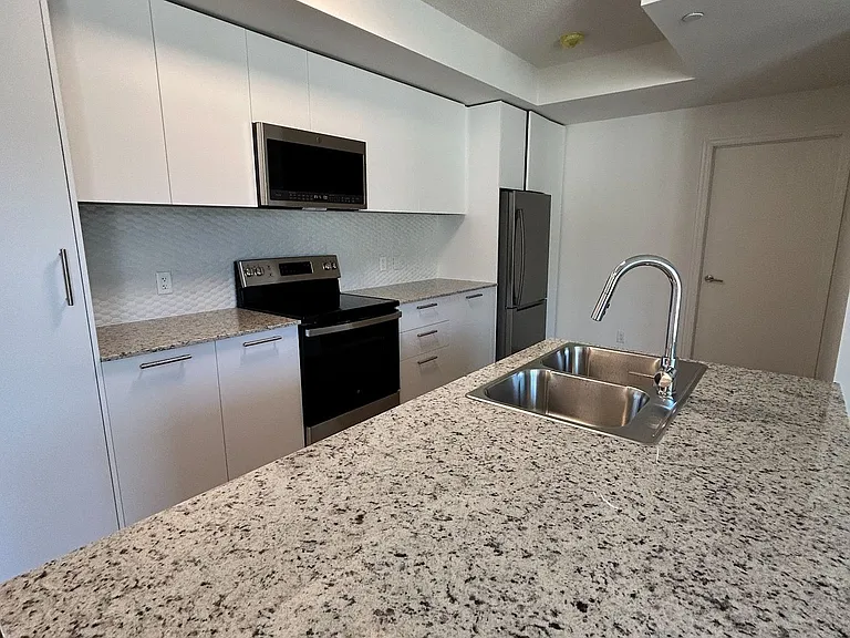 101 Cathedral High St #Penthouse 16 — Photo 6